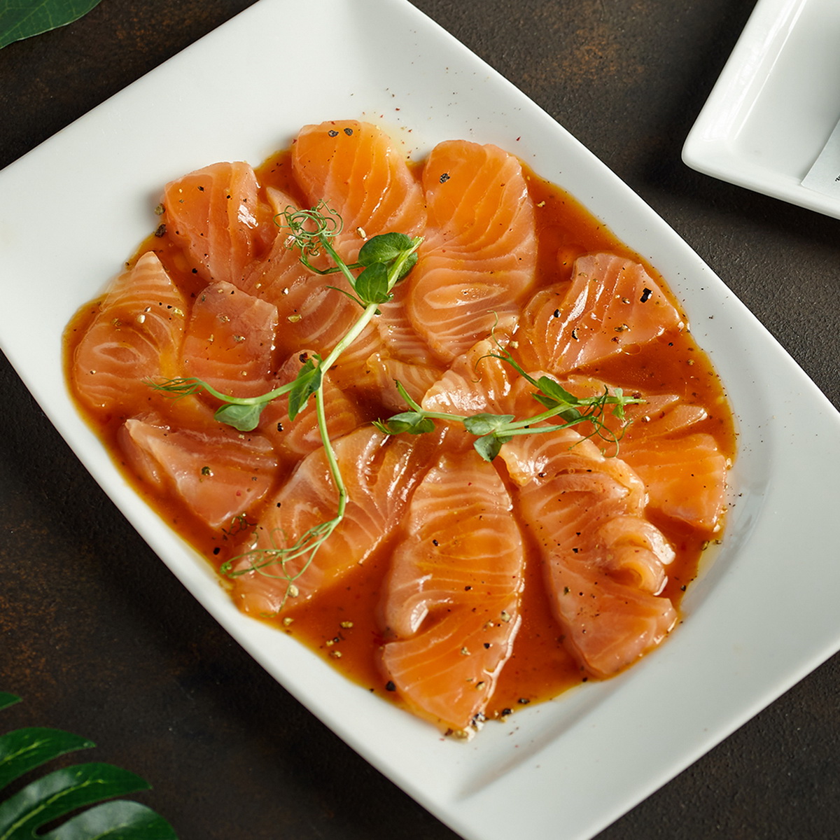 Татаки из лосося в апельсиновом соусе